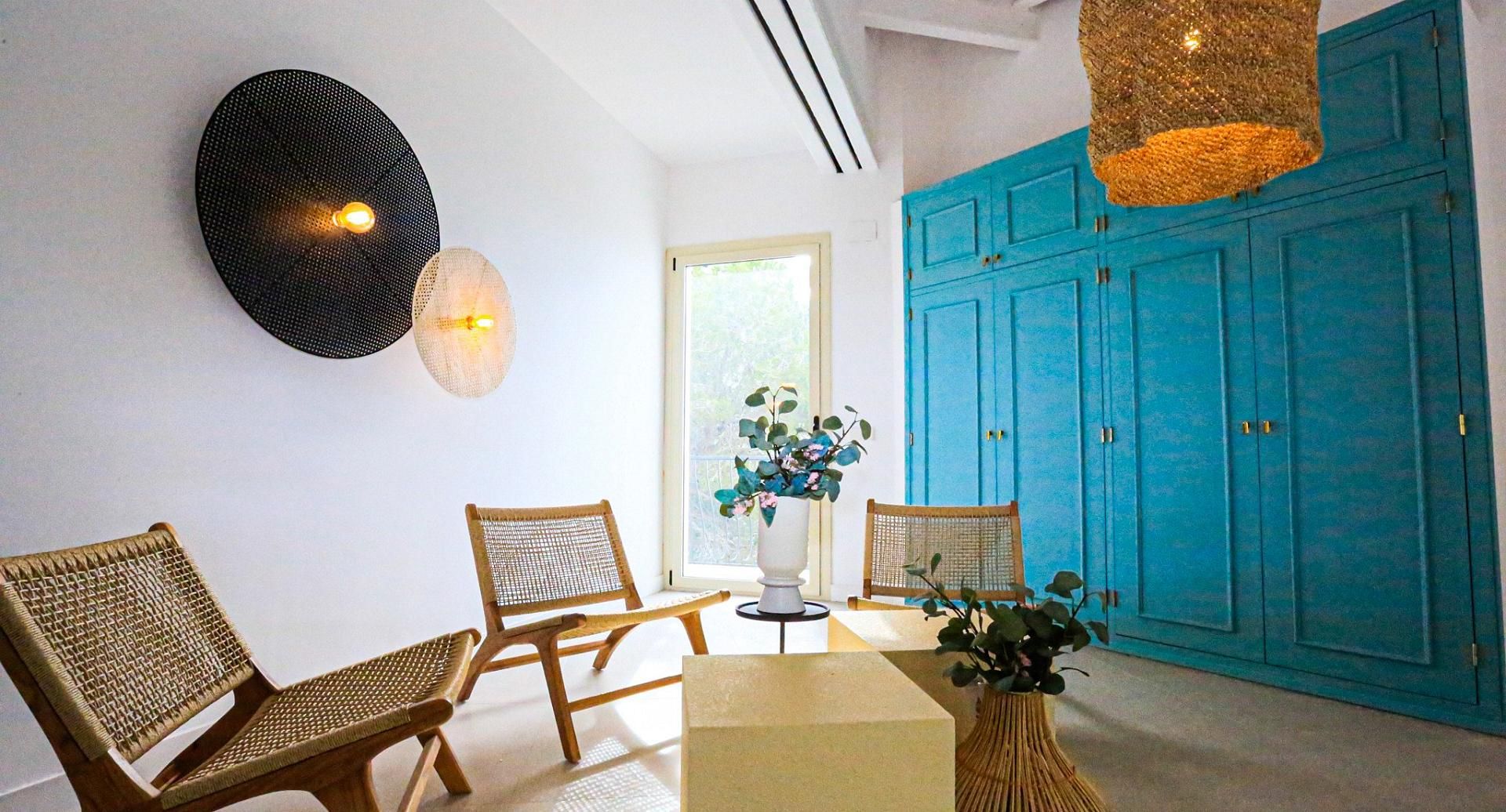 Contacta con Apartamentos Santa Mónica Playa